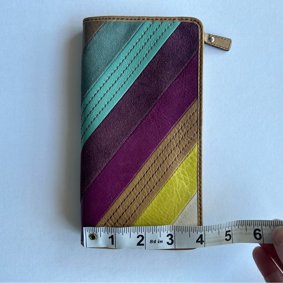 Fossil Wallet Woman’s Leather Suede Multicolor Front Tan Back and Insides - Picture 9 of 10